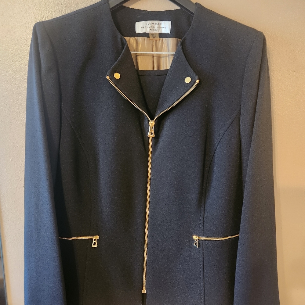 Tahari Skirt Suit, Jacket and Skirt, Black and Gold Lining, 8P